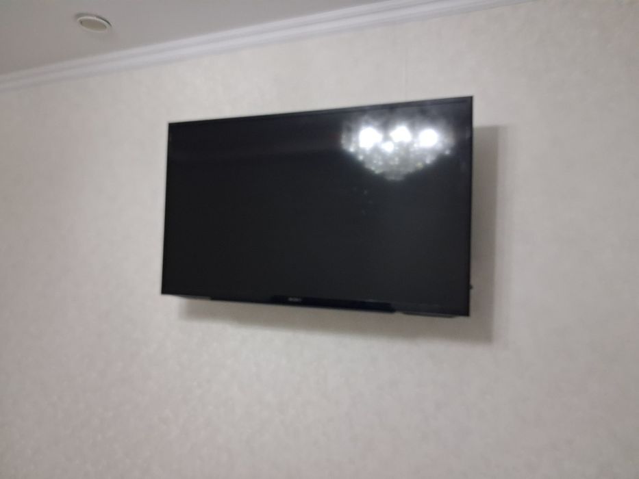 Телевизор Sony в отличном состоянии.