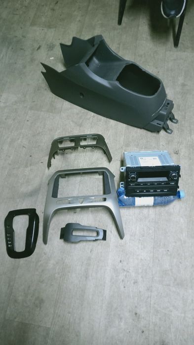 Продается автомагнитол для кобальт