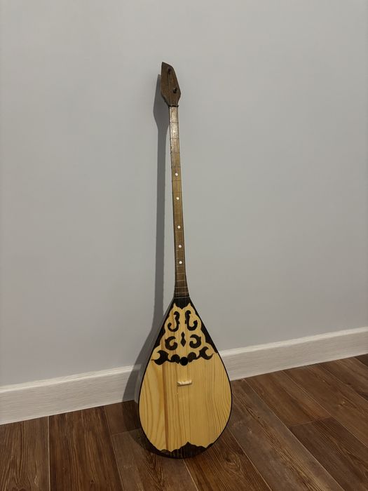 Домбра. Размер 80 сантиметр.