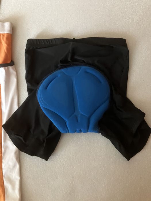 maieu (tcm) si pantaloni scurti pentru ciclism