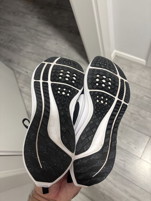 Vand adidasi Nike marimea 35,5 interior 22,5