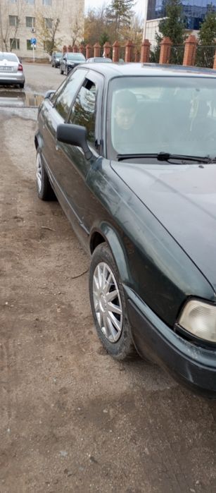 Автомобиль ауди 80 б4