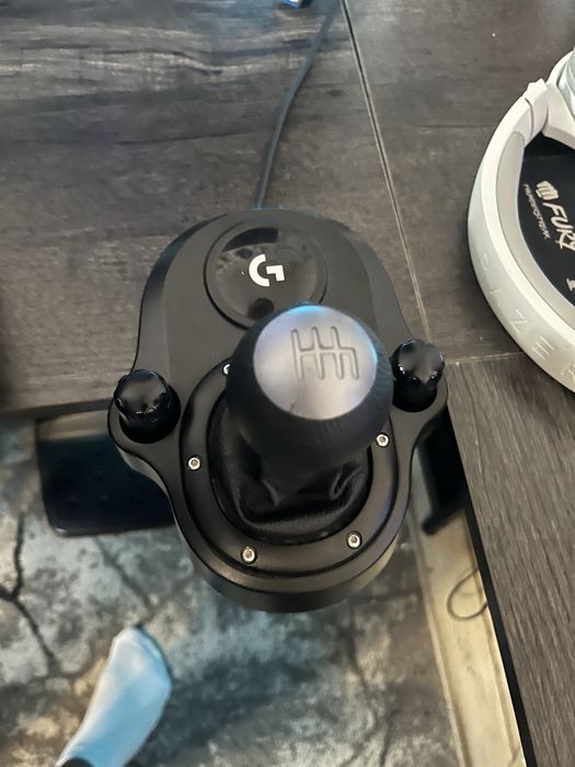 Продавам logitech g29+shifter