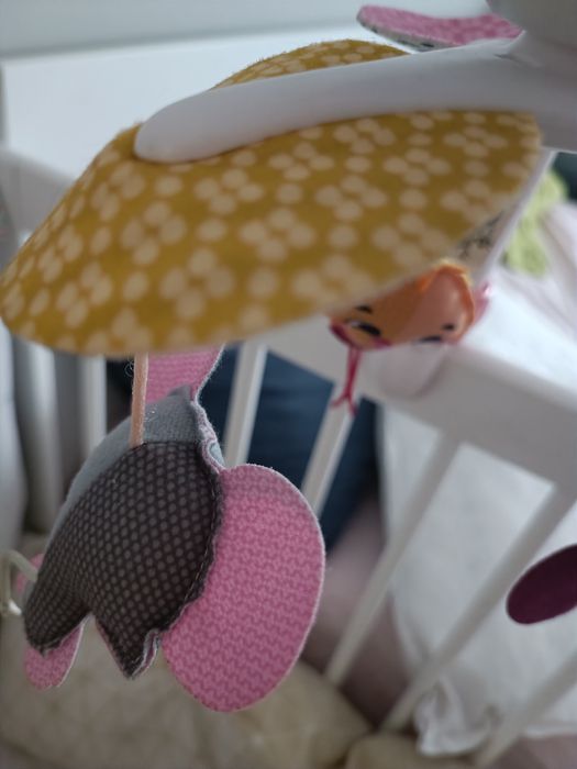 Музикална играчка за легло