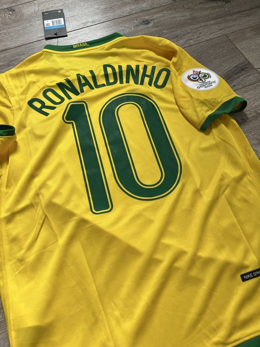 Tricou de fotbal nike Brazilia Brasil Cu Ronaldinho 10 2006 marime M