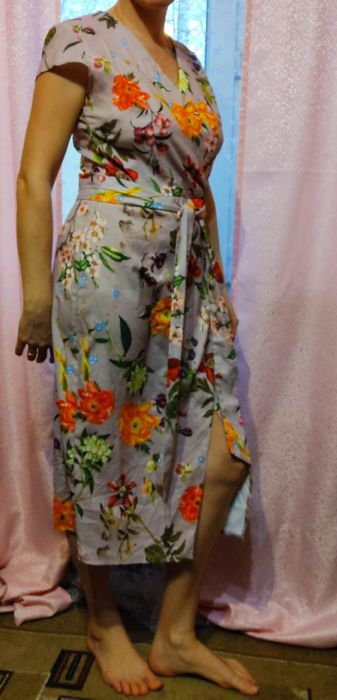 Платье нарядное, 44 - 46 размер,