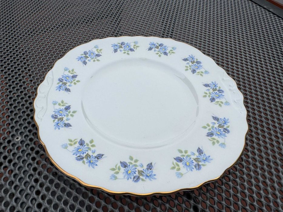 Луксозен английски порцеланов сервиз Royal Vale – около 1950 г