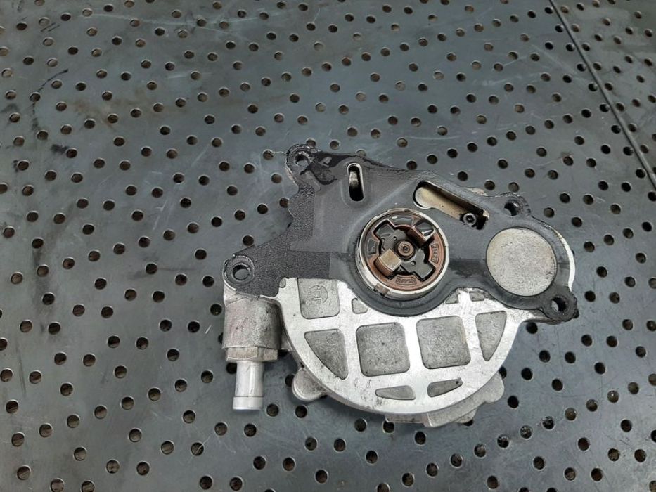 Pompa vacuum 2.0 tdi vw golf 6 audi a4 b8 audi a5 8t seat altea 5p skoda octavia superb 03l145100f