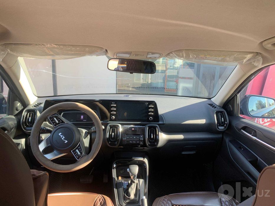 Продам свой автомобиль KIA SONET LUXE 2025 года с пробегом 18000