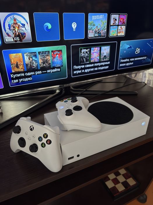 Продам Xbox One Series S как новый