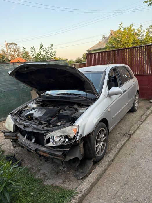 Dezmembrez Kia Cerato ld hatchback 2006