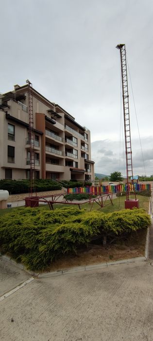 Бънджи трамплин атракцион