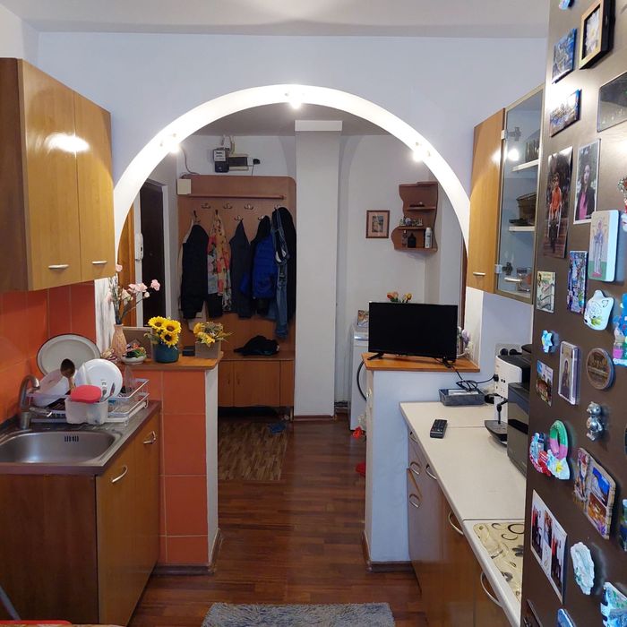 De vânzare apartament cu 2 camere + loc de parcare