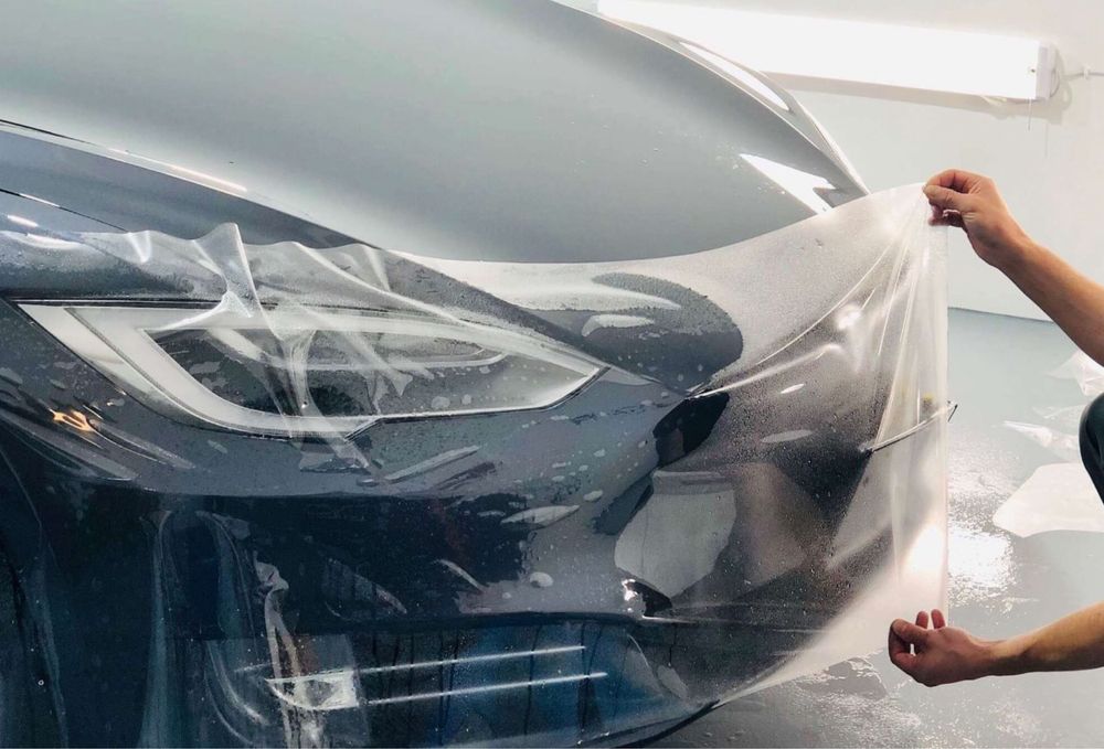 Оклейка зоны риска авто пленкой