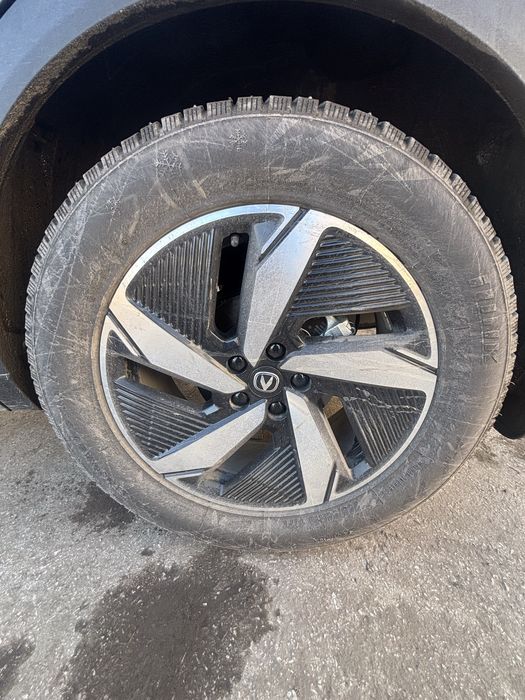 Продам зимнию резину