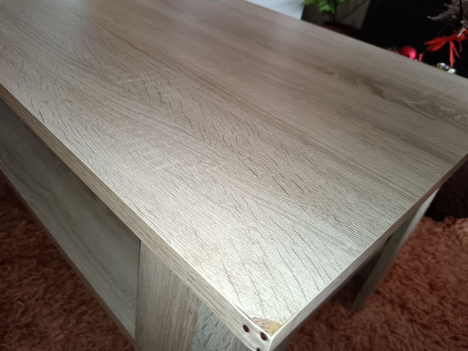 Холна масичка  светла на цвят