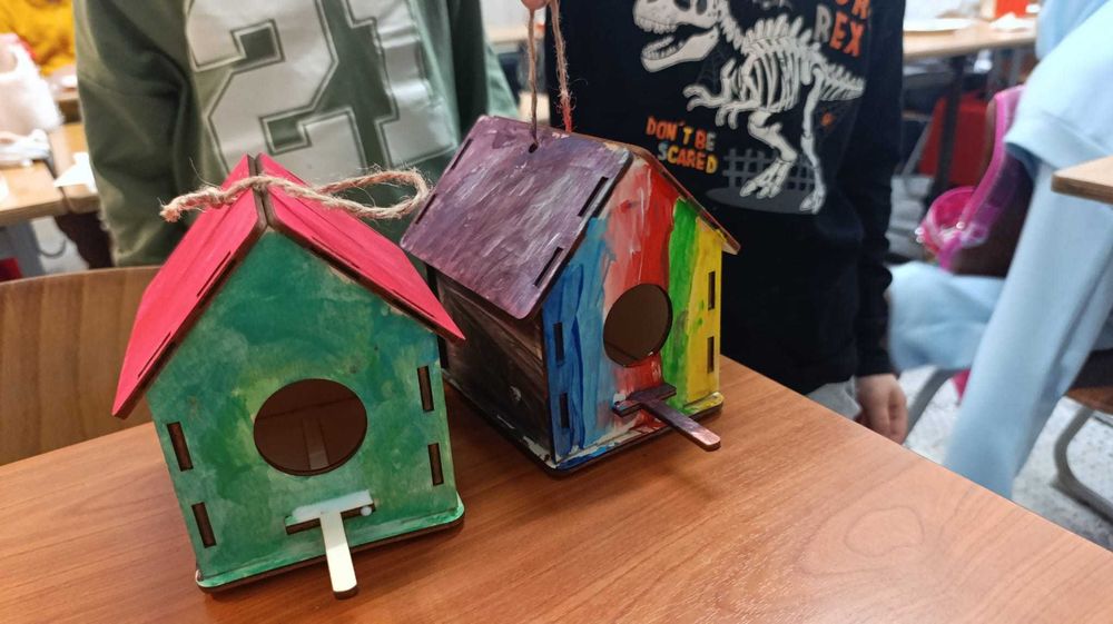 Ateliere pentru copii - Asamblat si pictat casuta pasari