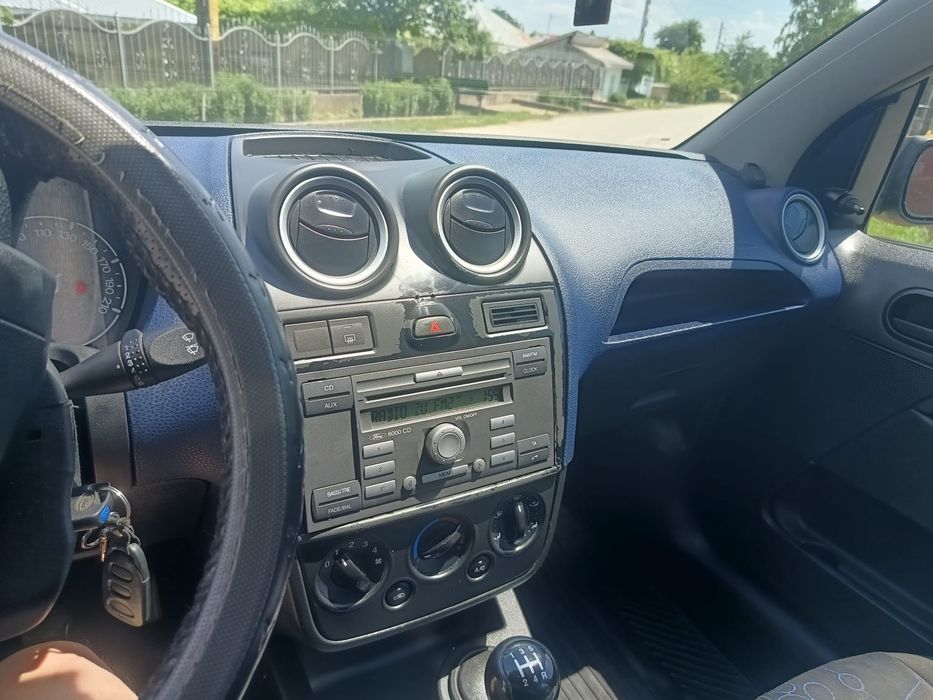 Vând mașină Ford Fiesta