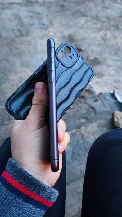 Iphone 11 64 продется все работает