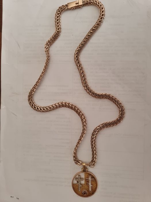 Золотая цепь с медальном
