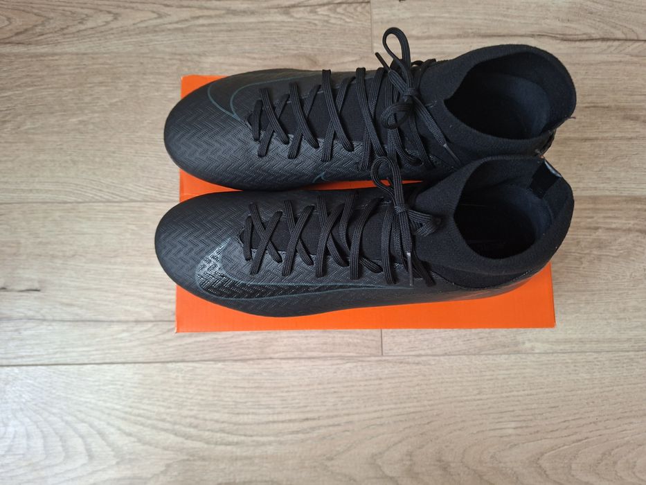 Ghete de fotbal Nike