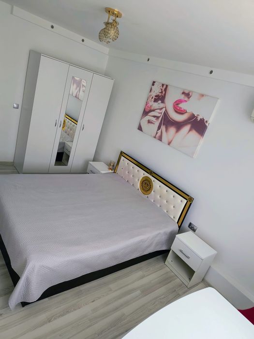 Persoana fizica vand garsoniera tiglina 1 (flori)