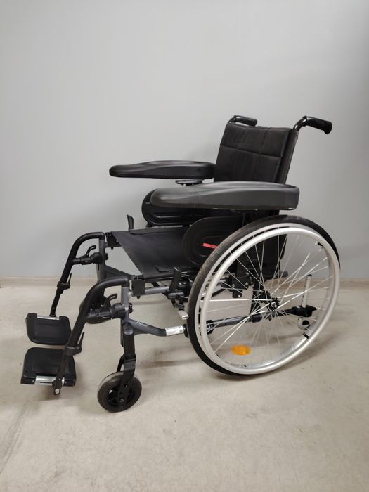 Scaun cu rotile/Carucior rulant pentru persoane cu handicap146