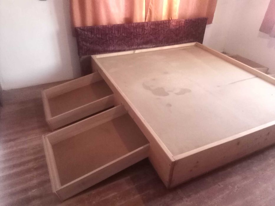 Спалня от масивно дърво