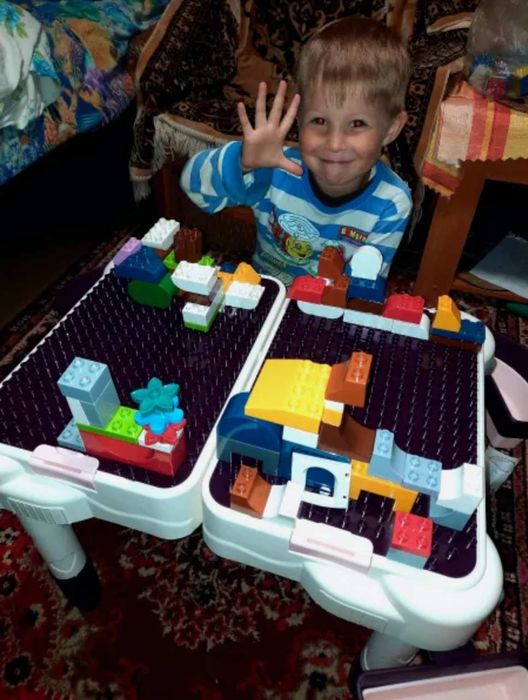 Новинка  столик лего