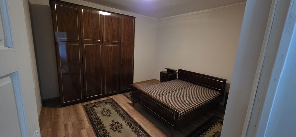 Къща с дворно място