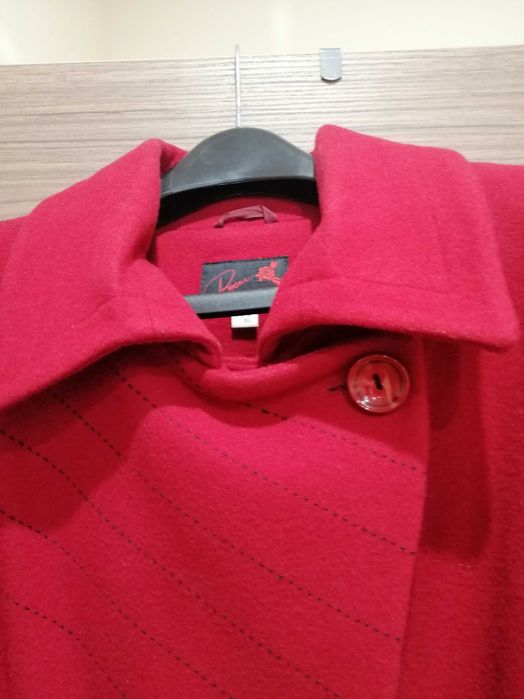 Продавам палто чиста вълна марка Роси