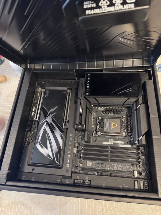 z890 Extreme noua!