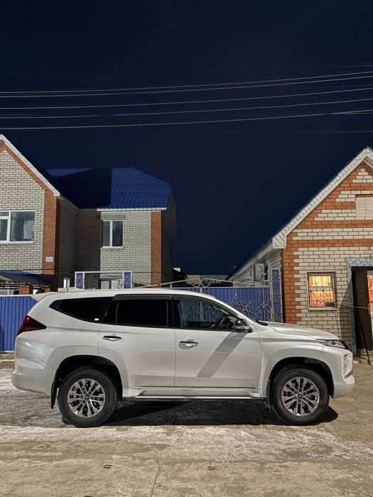 Mitsubishi pajero sport