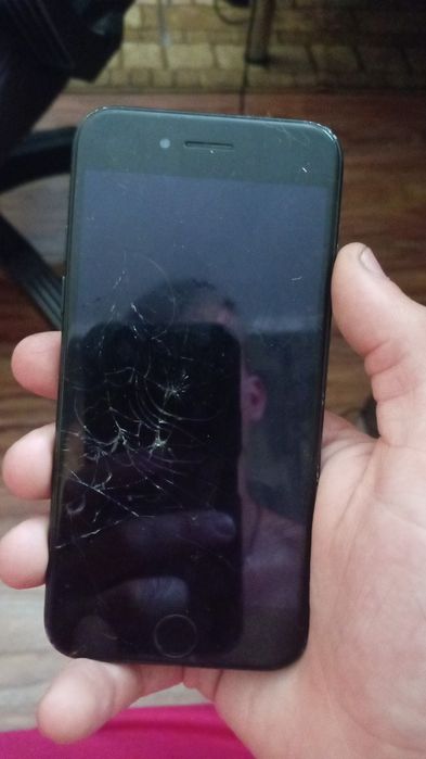 Iphone 7  обменяю на что нибудь
