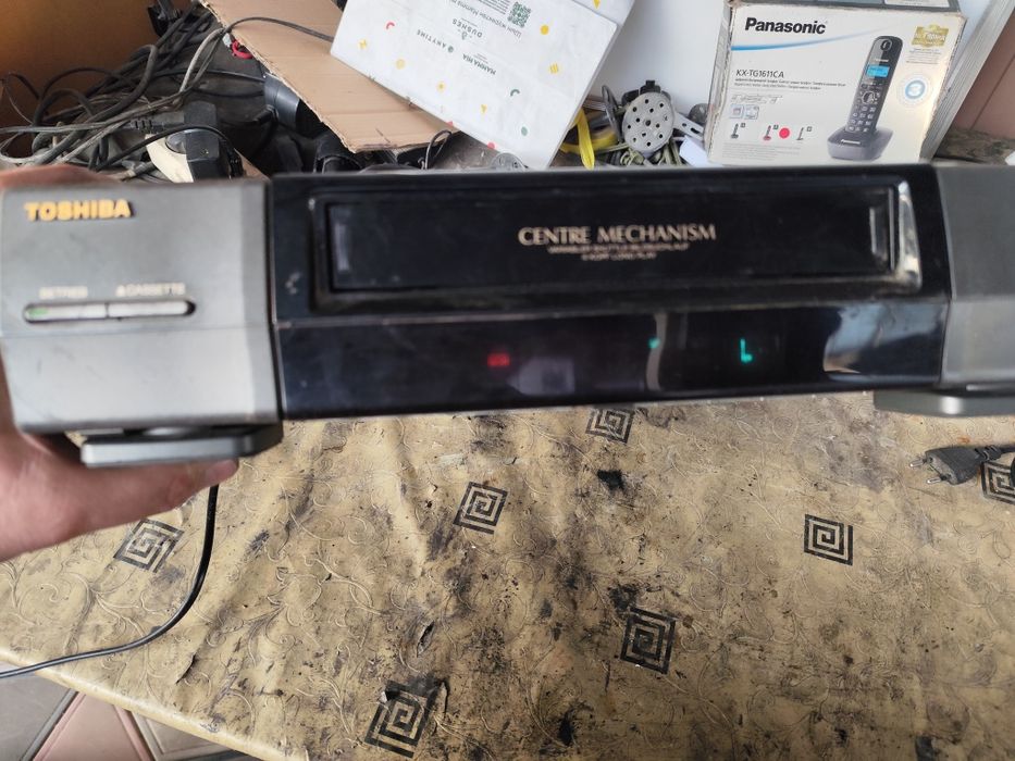 Продам видеомагнитофон Toshiba