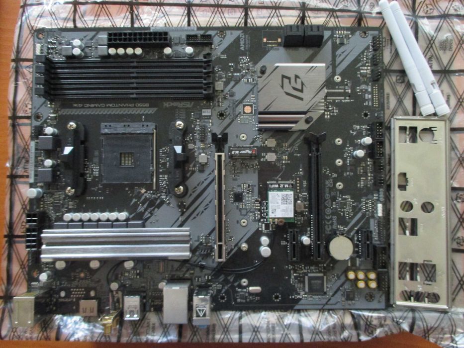 Дънна платка Asrock B550 Phantom Gaming 4/ac, сокет АМ4