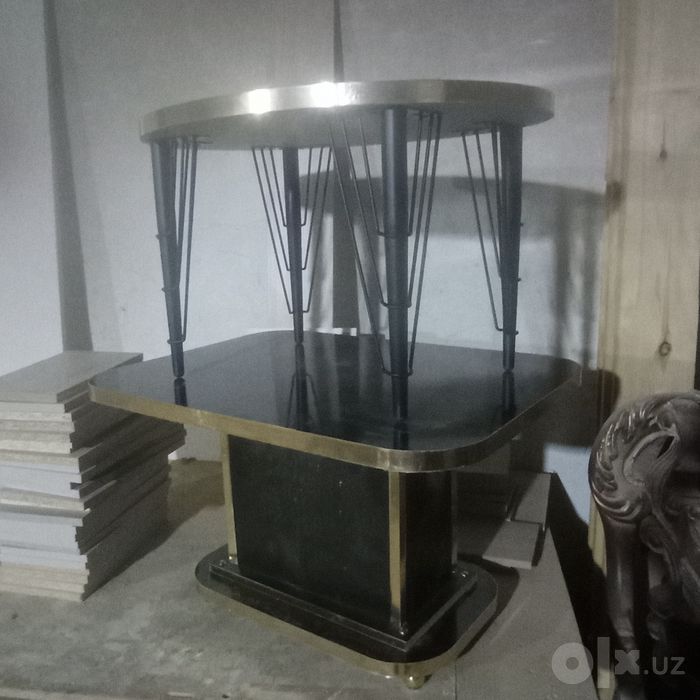 Офисный стол и журнальный столы принимаем заказ корпусных мебели
