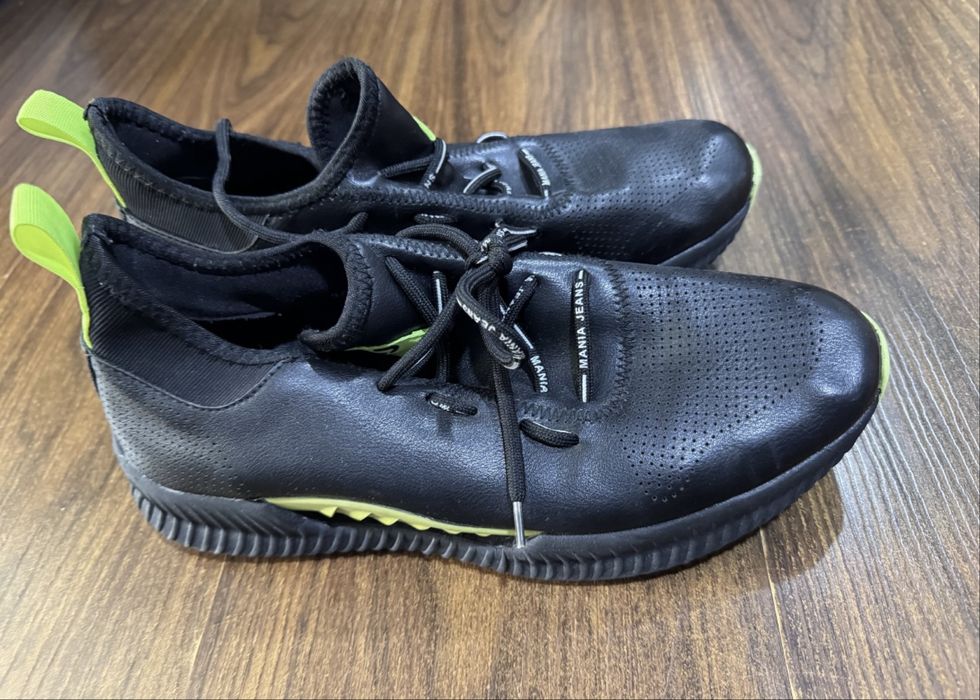 Спортивные кроссовки на 15 лет