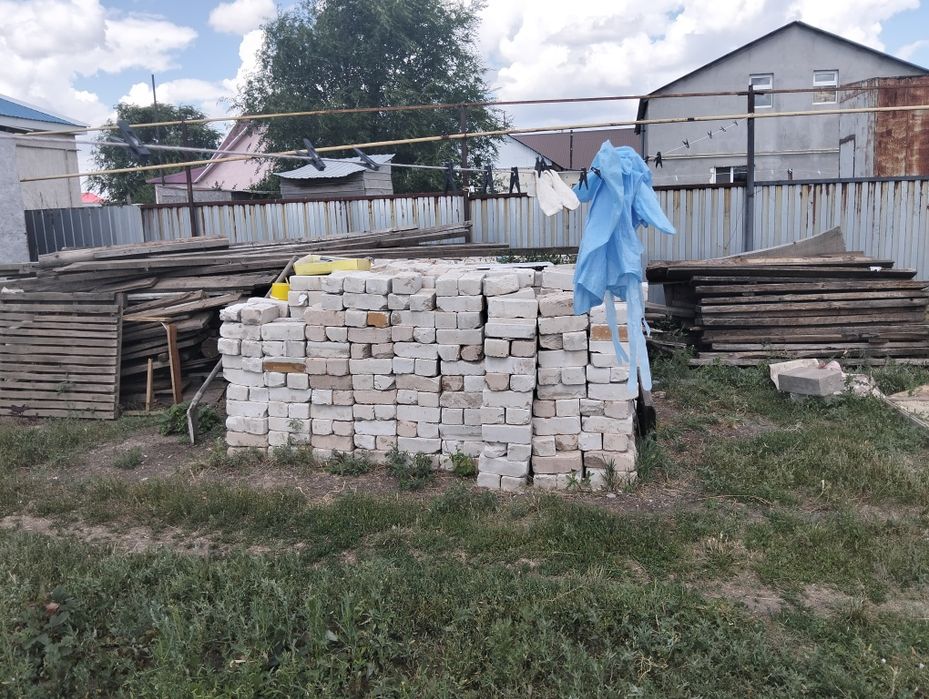 Ағаш,тас сатылады