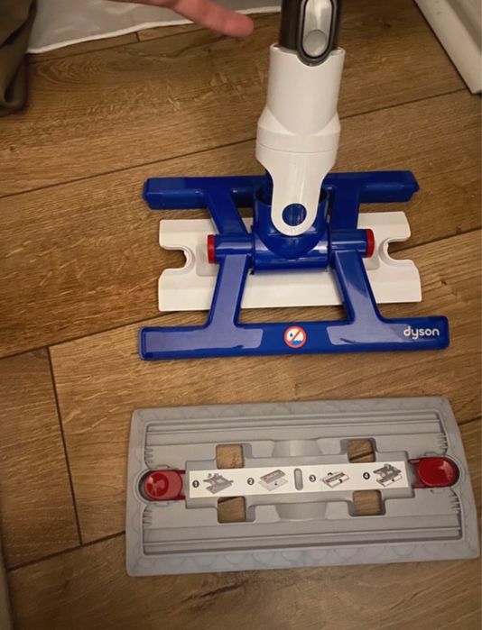 perie mop dyson cu laveta umeda