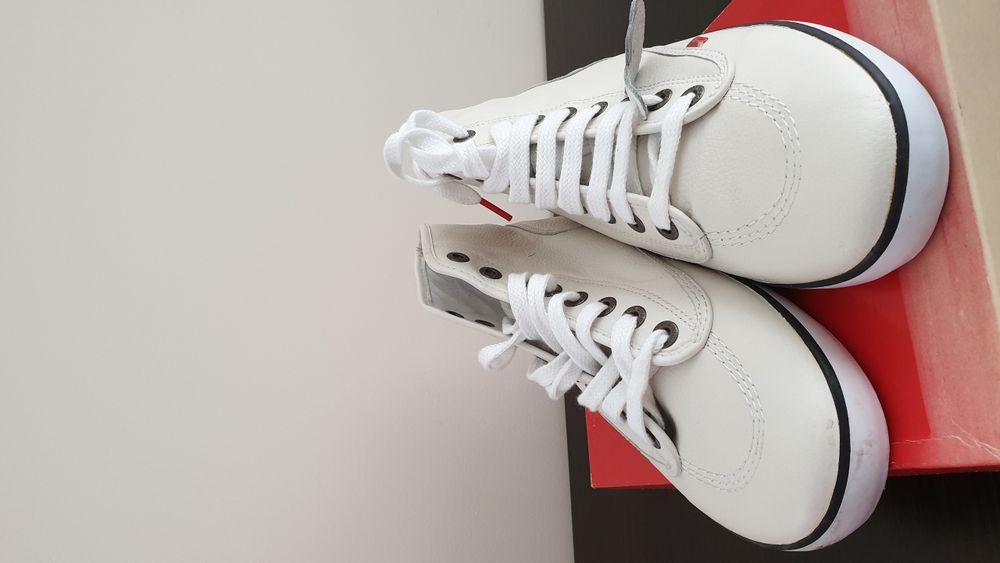 Kickers сникърси