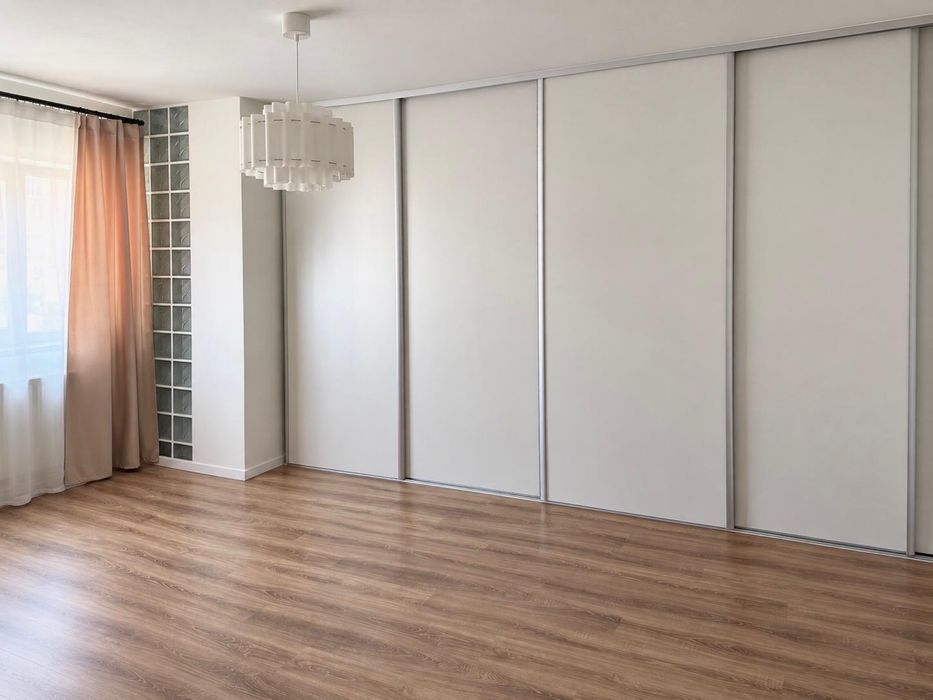 Apartament doua camere, decomandat 54 mp., loc de parcare cu CF, str.  Stejarului, Floresti
