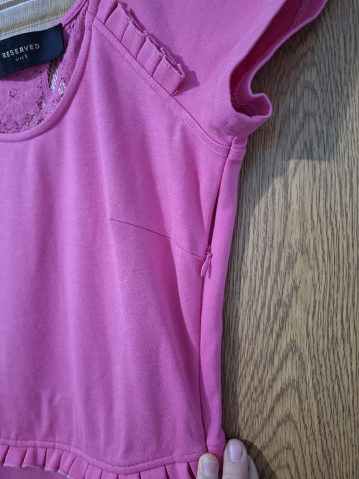 Rochie Reserved, mărimea S, culoarea roz, spatele cu dantelă