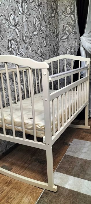 Продам детскую кроватку