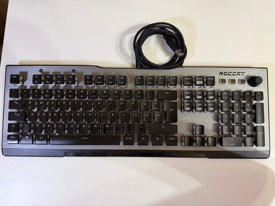 Roccat Vulcan 120 AIMO tastatură mecanică Premium RGB cu switch-uri Titan