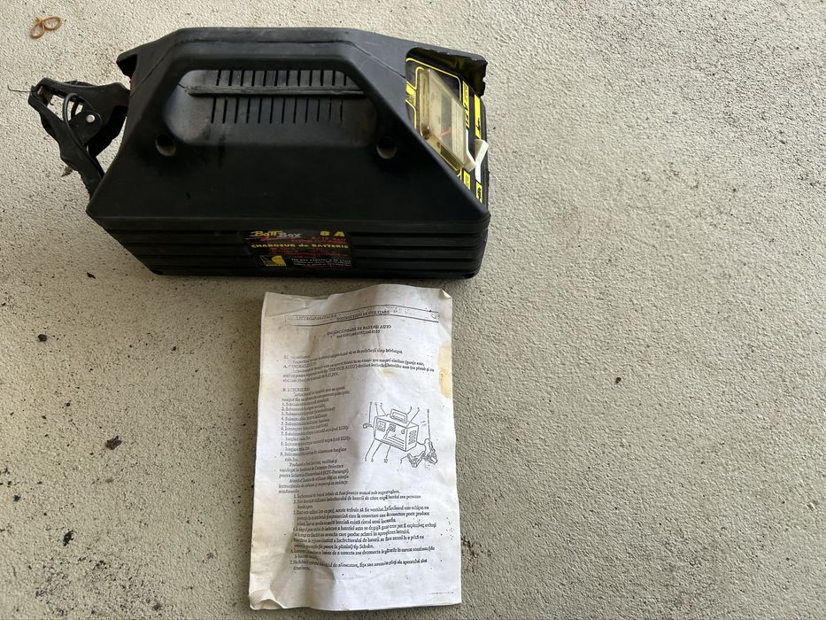 Incarcator baterie auto