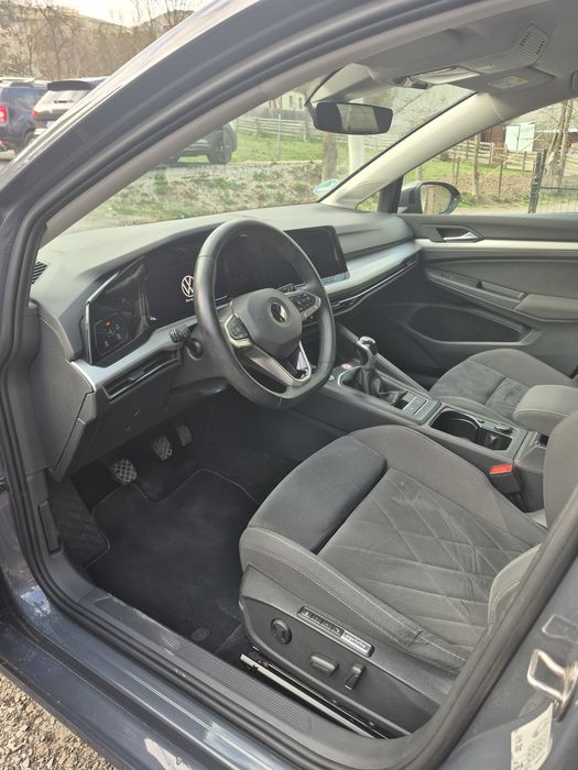 Vând Volkswagen Golf 8 Variant