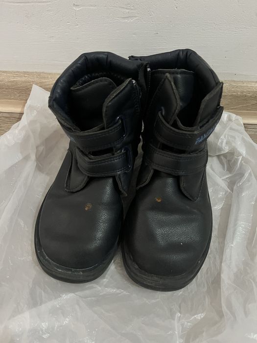 Продам осенние сапожки для мальчика