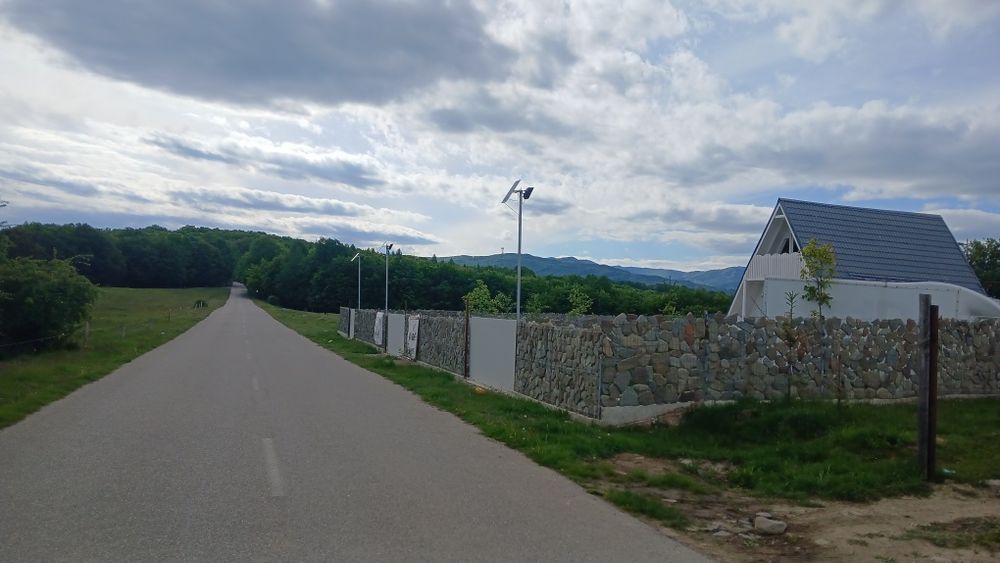 Vind casă de vacanță tip A situată într-o zonă superbă în zona vălenii