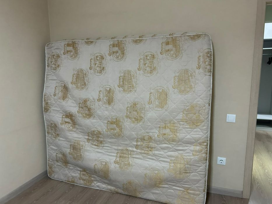 Матрас отдам бесплатно